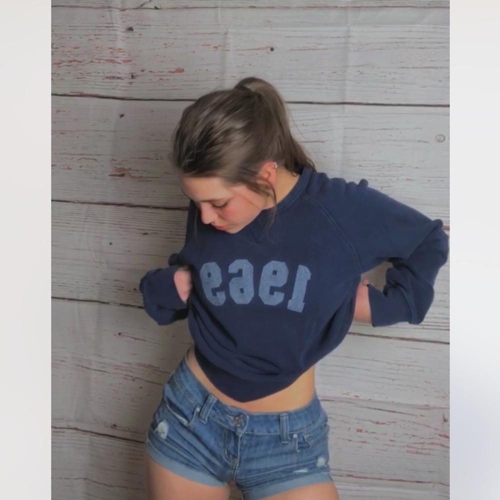 oversized GAP sweatshirt